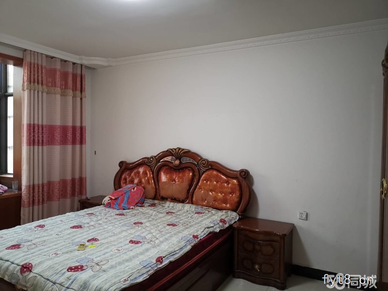 诚心出售 欧陆花苑 满五年 可随时过户 可以按揭 采光极好